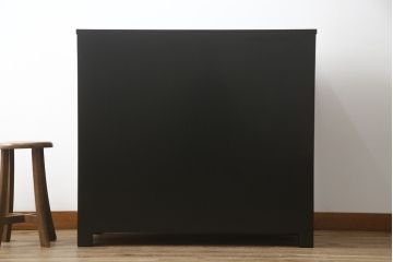 中古　高級品　加茂箪笥　前面朱塗り　漆塗り　時代金具付き　朱色と黒のコントラストが美しい内部桐材和箪笥(チェスト、引き出し、整理箪笥、収納箪笥、衣装箪笥)(定価約80万円)(R-073375)