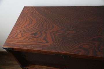 中古　岩谷堂箪笥　脚(台輪)付きリメイク　黒々とした金具が堂々とした存在感を放つサイドボード(和箪笥、整理箪笥、衣装タンス、収納たんす、引き出し、サイドチェスト)(R-073402)