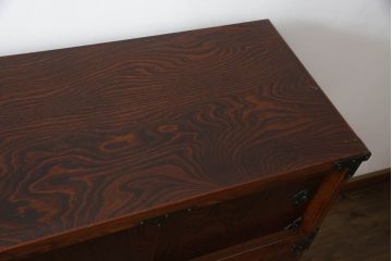 中古　岩谷堂箪笥　脚(台輪)付きリメイク　黒々とした金具が堂々とした存在感を放つサイドボード(和箪笥、整理箪笥、衣装タンス、収納たんす、引き出し、サイドチェスト)(R-073402)