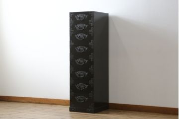 中古　国産民芸家具　落ち着いた色合いと立派な金具が美しい縦型の仙台箪笥(整理箪笥、収納箪笥、引き出し、チェスト)(R-073405)
