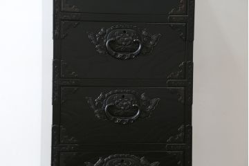 中古　国産民芸家具　落ち着いた色合いと立派な金具が美しい縦型の仙台箪笥(整理箪笥、収納箪笥、引き出し、チェスト)(R-073405)