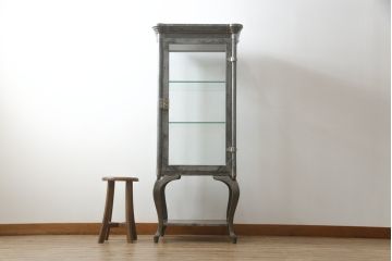 ヨーロッパアンティーク　凛とした雰囲気漂う猫脚のメディカルキャビネット(ガラスケース、ショーケース、飾り棚、店舗什器、デンタルキャビネット)(R-073406)