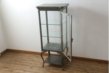 ヨーロッパアンティーク　凛とした雰囲気漂う猫脚のメディカルキャビネット(ガラスケース、ショーケース、飾り棚、店舗什器、デンタルキャビネット)(R-073406)