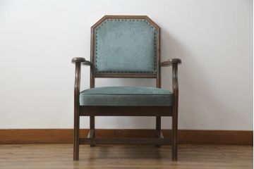 中古　イギリスデザイン　ブライトン(Brighton)　格調高い英国スタイルの1人掛けソファ(一人掛けソファ、アームソファ、アームチェア、1P)(R-073407)