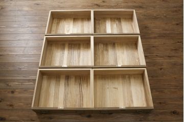 中古　国産　職人手造り　上品な佇まいが魅力の金具付き幅狭総桐箪笥(並厚、総桐たんす、和タンス、引き出し、衣装箪笥、収納箪笥)(R-073408)