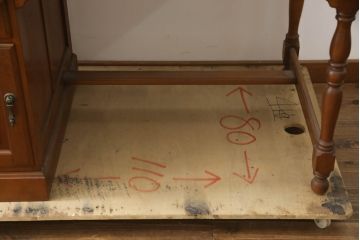 中古　横浜クラシック家具　ダニエル(Daniel)　アーリーアメリカンシリーズ　A-302　エレガントさとクラシカルな雰囲気を兼ね備えたデスク(ワークデスク、片袖机、在宅ワーク、在宅用)(定価約71万円)(R-073411)
