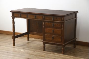中古　三越家具　カントリーハウス　希少な絶版品!!　ブルージュ　挽き物加工や引手のデザインがおしゃれ!クラシカルな雰囲気を高めるデスク(片袖机、ワークデスク、在宅用、在宅ワーク)(R-073412)