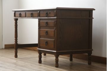 中古　三越家具　カントリーハウス　希少な絶版品!!　ブルージュ　挽き物加工や引手のデザインがおしゃれ!クラシカルな雰囲気を高めるデスク(片袖机、ワークデスク、在宅用、在宅ワーク)(R-073412)