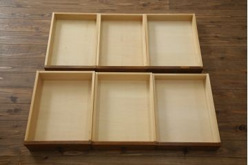 中古　三越家具　カントリーハウス　希少な絶版品!!　ブルージュ　挽き物加工や引手のデザインがおしゃれ!クラシカルな雰囲気を高めるデスク(片袖机、ワークデスク、在宅用、在宅ワーク)(R-073412)