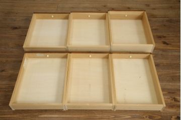 中古　三越家具　カントリーハウス　希少な絶版品!!　ブルージュ　挽き物加工や引手のデザインがおしゃれ!クラシカルな雰囲気を高めるデスク(片袖机、ワークデスク、在宅用、在宅ワーク)(R-073412)