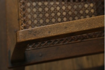 和製アンティーク　古いナラ材の象嵌入りラタン張りチャイルドチェア　(R-073413)