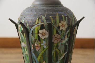 中古　美品　三越百貨店取り扱い　置くだけでインテリアの主役となるティファニーランプ(ステンドグラス、テーブルスタンド、デスクスタンド、スタンドライト、卓上照明)(定価約80万円)(R-073414)