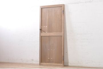 アンティーク建具　素朴な木味が懐かしさを感じるドア1枚(木製扉)(R-073447)
