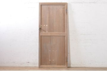 アンティーク建具　素朴な木味が懐かしさを感じるドア1枚(木製扉)(R-073447)
