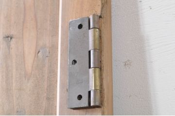アンティーク建具　素朴な木味が懐かしさを感じるドア1枚(木製扉)(R-073447)