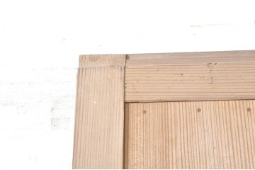 アンティーク建具　杉(スギ)材　美しい柾目が目を惹く横桟引き戸2枚セット(板戸、帯戸、舞良戸)(R-073451)