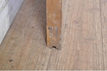 アンティーク建具　美しい杉材一枚板が和の空間づくりにおすすめ!! 横桟入りの幅狭板戸1枚(舞良戸、引き戸)(R-073454)