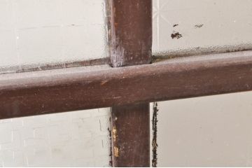 アンティーク建具　ペイント仕上げ限定　昔懐かしい雰囲気漂うガラス戸1枚(引き戸)(R-073460)
