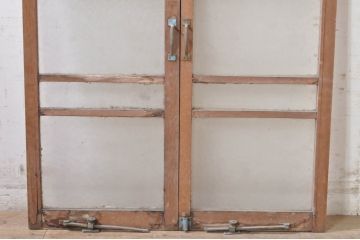アンティーク建具　ペイント仕上げ限定　レトロな空間づくりにおすすめの両開き窓1対2枚セット(ガラス窓、ガラス戸、ガラス扉)(R-073462)