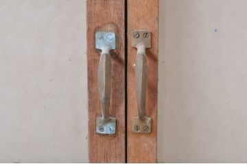アンティーク建具　ペイント仕上げ限定　レトロな空間づくりにおすすめの両開き窓1対2枚セット(ガラス窓、ガラス戸、ガラス扉)(R-073462)