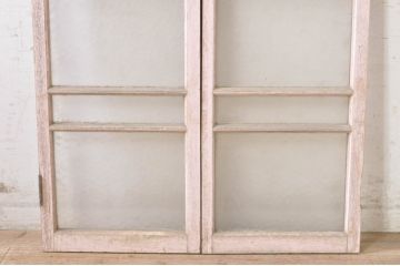 アンティーク建具　ペイント仕上げ限定　レトロな空間づくりにおすすめの両開き窓1対2枚セット(ガラス窓、ガラス戸、ガラス扉)(R-073463)