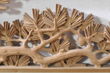 ビンテージ建具　井波彫刻　紅雲作　躍動感あふれる松竹梅の彫りが目を惹く彫刻欄間2枚セット(明かり取り、明り取り、在銘有り、ヴィンテージ)(R-073466)