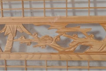 ビンテージ建具　松竹梅の彫刻が目を惹く上品な組子入り彫刻欄間2枚セット(明り取り、明かり取り、ヴィンテージ)(R-073467)