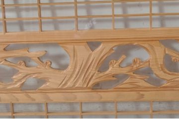 ビンテージ建具　松竹梅の彫刻が目を惹く上品な組子入り彫刻欄間2枚セット(明り取り、明かり取り、ヴィンテージ)(R-073467)