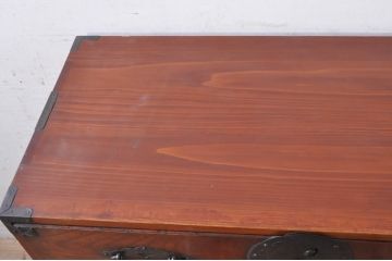 和製アンティーク　美品　前面欅(ケヤキ)材　桜丸金具　味わい深い木の風合いと立派な金具が魅力的な米沢箪笥(重ね箪笥、衣装箪笥、収納たんす、整理タンス、時代箪笥、引き出し)(R-073483)