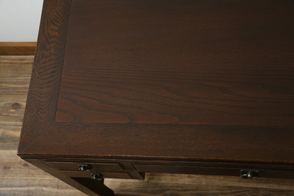 和製アンティーク　大正ロマン　趣のある佇まいが目を惹くシンプルな平机(ワークデスク、在宅用、在宅ワーク用)(R-073489)