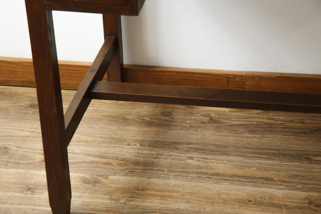 和製アンティーク　大正ロマン　趣のある佇まいが目を惹くシンプルな平机(ワークデスク、在宅用、在宅ワーク用)(R-073489)