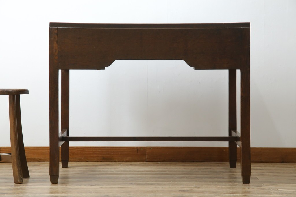 和製アンティーク　大正ロマン　趣のある佇まいが目を惹くシンプルな平机(ワークデスク、在宅用、在宅ワーク用)(R-073489)