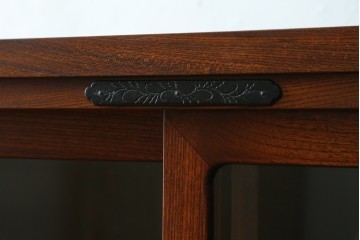 中古　岩谷堂箪笥　菊幸　力強い杢目が魅力的な茶棚　定価約65万円　(R-073491)