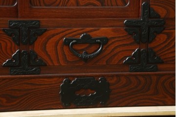 中古　岩谷堂箪笥　菊幸　力強い杢目が魅力的な茶棚　定価約65万円　(R-073491)