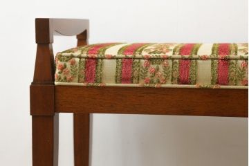 中古　DREXEL HERITAGE(ドレクセルヘリテイジ)　直線的なフォルムが美しいオットマン(スツール)(R-073496)