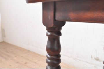 中古　国産民芸家具　深い木の色味が落ち着いた雰囲気を醸し出すセンターテーブル(リビングテーブル、コーヒーテーブル、ローテーブル)(R-073497)