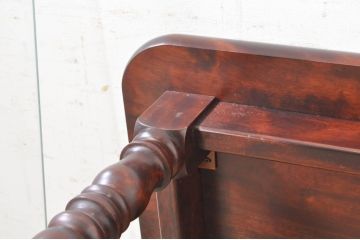 中古　国産民芸家具　深い木の色味が落ち着いた雰囲気を醸し出すセンターテーブル(リビングテーブル、コーヒーテーブル、ローテーブル)(R-073497)