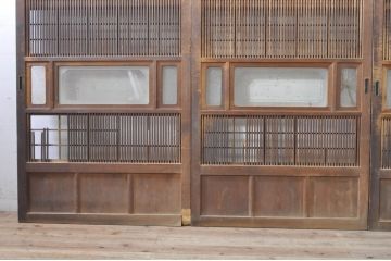アンティーク建具　珍しい造りのガラス帯が目を惹く風情のある裏障子付き格子戸3枚セット(引き戸、障子戸、ガラス帯戸)(R-073505)