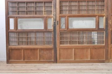 アンティーク建具　珍しい造りのガラス帯が目を惹く風情のある裏障子付き格子戸3枚セット(引き戸、障子戸、ガラス帯戸)(R-073505)