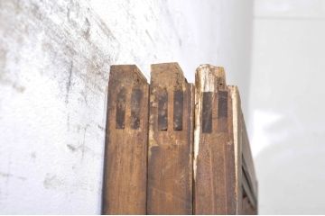 アンティーク建具　珍しい造りのガラス帯が目を惹く風情のある裏障子付き格子戸3枚セット(引き戸、障子戸、ガラス帯戸)(R-073505)