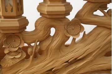 中古　ヒバ材　美術品のような存在感を放つ祭壇の彫刻照明2台セット(フロアスタンド、スタンドライト)(R-073518)