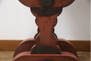 アンティーク　江戸〜明治　味わい深い風合いが魅力的な和太鼓(朱塗台付、神社、お寺、仏教美術、和楽器)(R-073520)