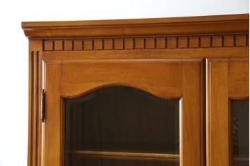 中古　横浜クラシック家具　ダニエル(daniel)　アーリーアメリカンシリーズ　A-208　温もりを感じる色合いとクラシカルな佇まいが魅力のブックケース　(R-073522)