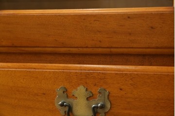 中古　横浜クラシック家具　ダニエル(daniel)　アーリーアメリカンシリーズ　A-208　温もりを感じる色合いとクラシカルな佇まいが魅力のブックケース　(R-073522)