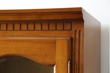 中古　横浜クラシック家具　ダニエル(daniel)　アーリーアメリカンシリーズ　A-208　温もりを感じる色合いとクラシカルな佇まいが魅力のブックケース　(R-073522)