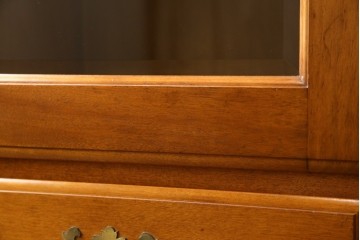 中古　横浜クラシック家具　ダニエル(daniel)　アーリーアメリカンシリーズ　A-208　温もりを感じる色合いとクラシカルな佇まいが魅力のブックケース　(R-073522)