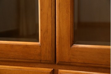 中古　横浜クラシック家具　ダニエル(daniel)　アーリーアメリカンシリーズ　A-208　温もりを感じる色合いとクラシカルな佇まいが魅力のブックケース　(R-073522)