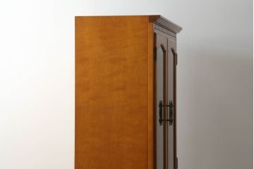 中古　美品!!　横浜ダニエル(daniel)　品のある佇まいが美しいキャビネット(食器棚、カップボード、収納棚、飾り棚)(定価約70万円)(R-073523)
