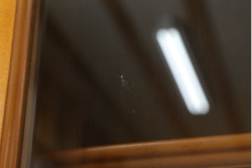 中古　美品　横浜ダニエル(daniel)　温かみのある木の色合いが魅力的なキャビネット(カップボード、食器棚、戸棚、収納棚、飾り棚)(R-073525)