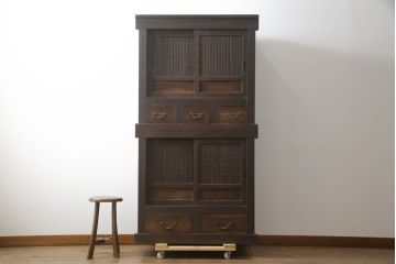 和製アンティーク　長い歳月を重ねた味わいが魅力の三尺水屋箪笥(重ね箪笥、食器棚、収納棚、重ね戸棚、時代箪笥、茶箪笥、キャビネット)(R-073528)